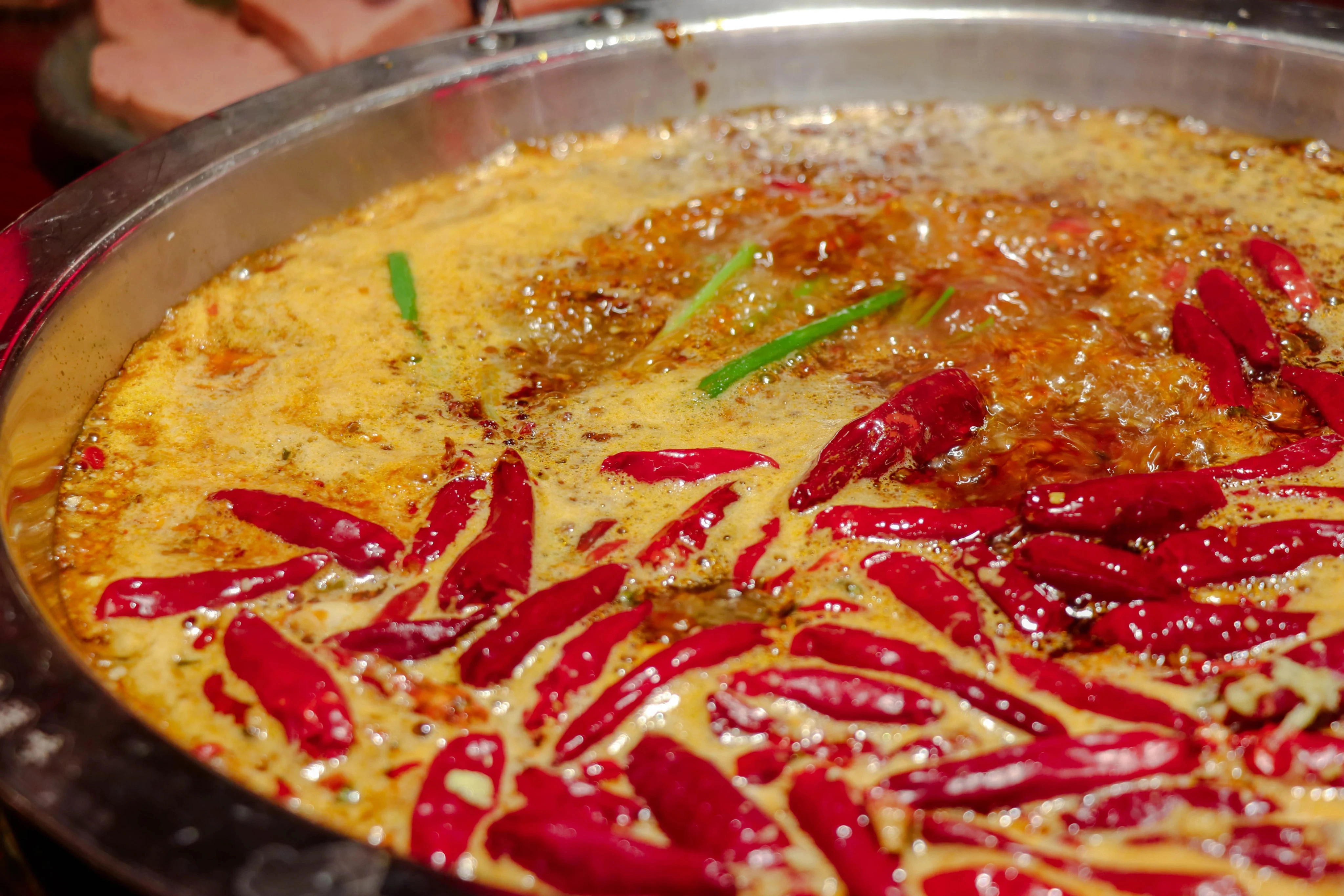 Thành Đô (Trung Quốc) không chỉ là thủ phủ của vị cay mà còn là một trung tâm kinh tế F&B năng động. (Ảnh: SCMP)