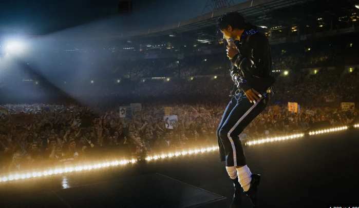 Phim tiểu sử Michael Jackson: Doanh thu khủng và cuộc chiến giữa giới phê bình