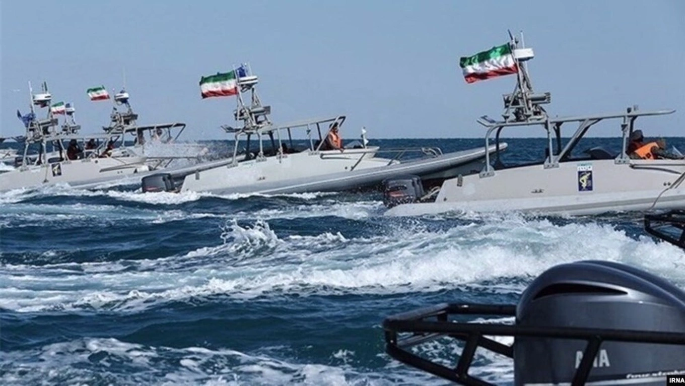 Xuồng cao tốc Iran - thành phần cốt lõi trong chiến thuật "hạm đội muỗi" (Ảnh: PressTV).